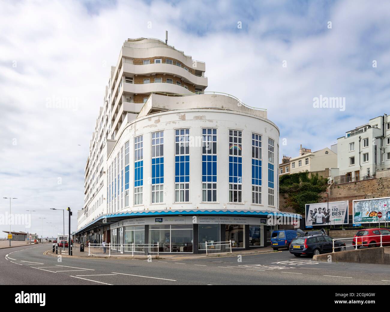 L'immense chef-d'œuvre art déco, Marine court. Sur le front de mer à St Leonards on Sea. Banque D'Images