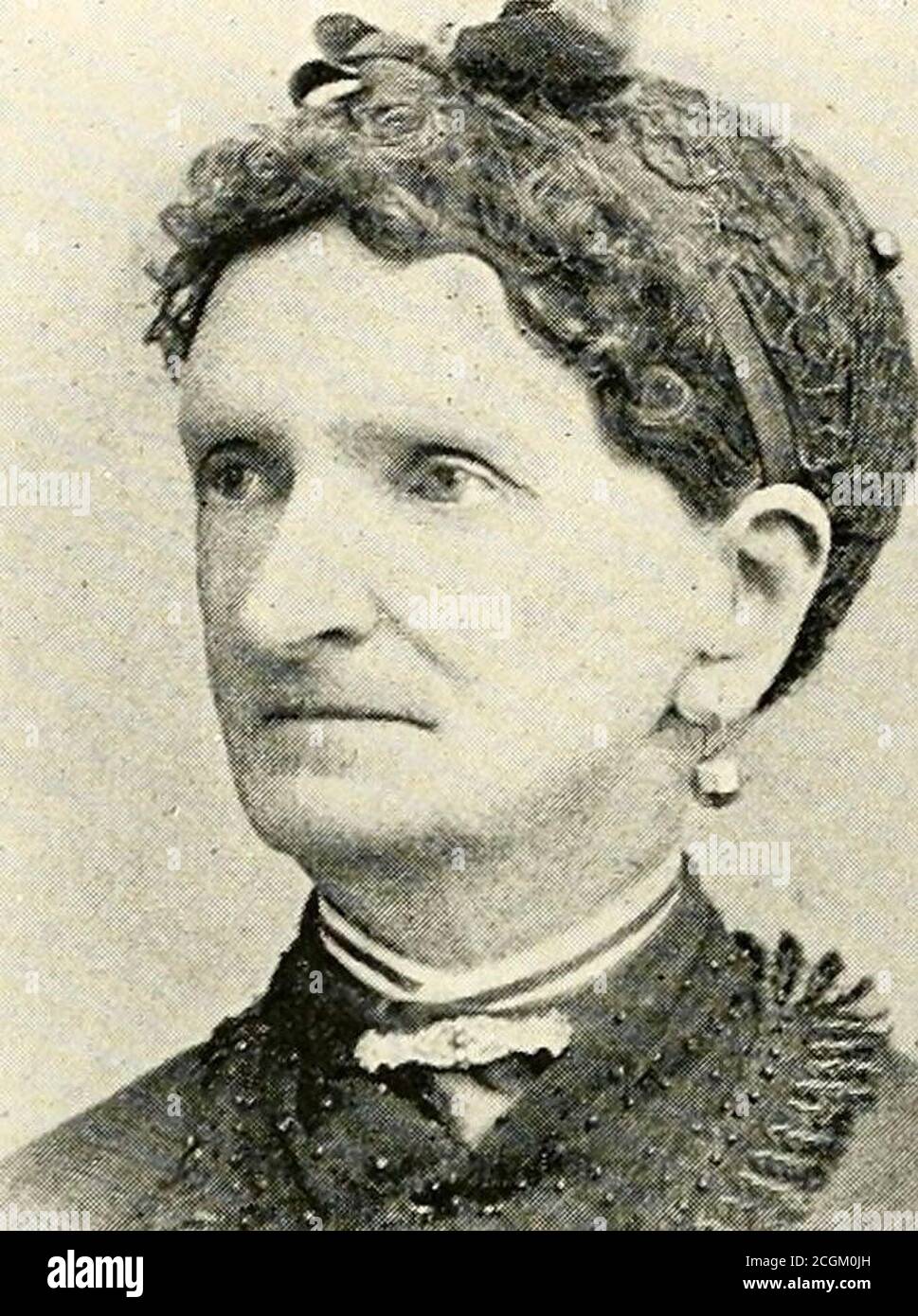 . Nos infirmières de l'armée : des croquis et des photographies intéressants de plus d'une centaine de femmes nobles qui ont servi dans les hôpitaux et sur les champs de bataille pendant notre fin de guerre civile, 1861-65 . LUCY (FENMAN) BARRON. J A ÉTÉ infirmière régimentaire à la fin de notre guerre, de mars 1861 à mars 1863, et est allé de place pour le wheomever les garçons ont été commandés. J'ai été assermenté en tant qu'infirmière par le capitaine S. M. Davis, mais a négligé d'être inscrit. J'ai servi au Camp Reed, Erie, deux mois, avec les troupes au Maryland, où j'ai occupé l'hôpital Kegimentaire à Baltimore. En mai 1862, nous sommes allés à Harpers Ferry, et j'ai servi au GE Banque D'Images