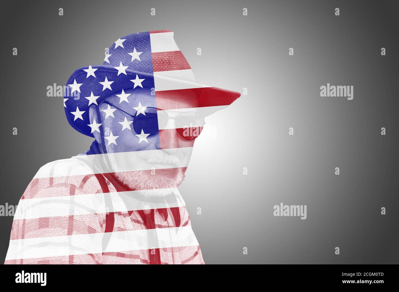 Silhouette d'un homme dans un chapeau, avec le drapeau des Etats-Unis. Concept héros américain. Concept de philosophie Banque D'Images