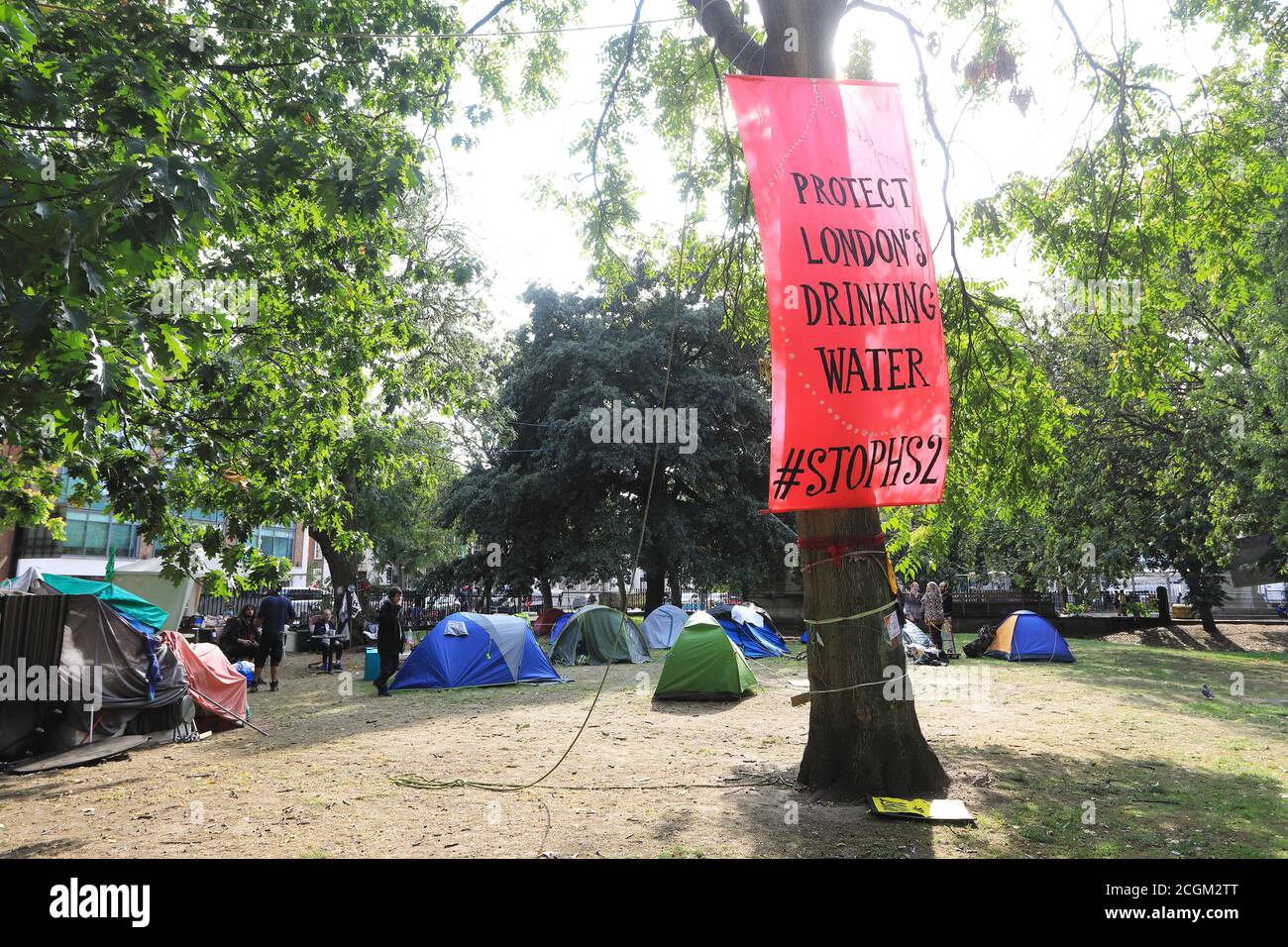 Camp de protestation HS2 à Euston Square Gardens, nord de Londres, Royaume-Uni Banque D'Images