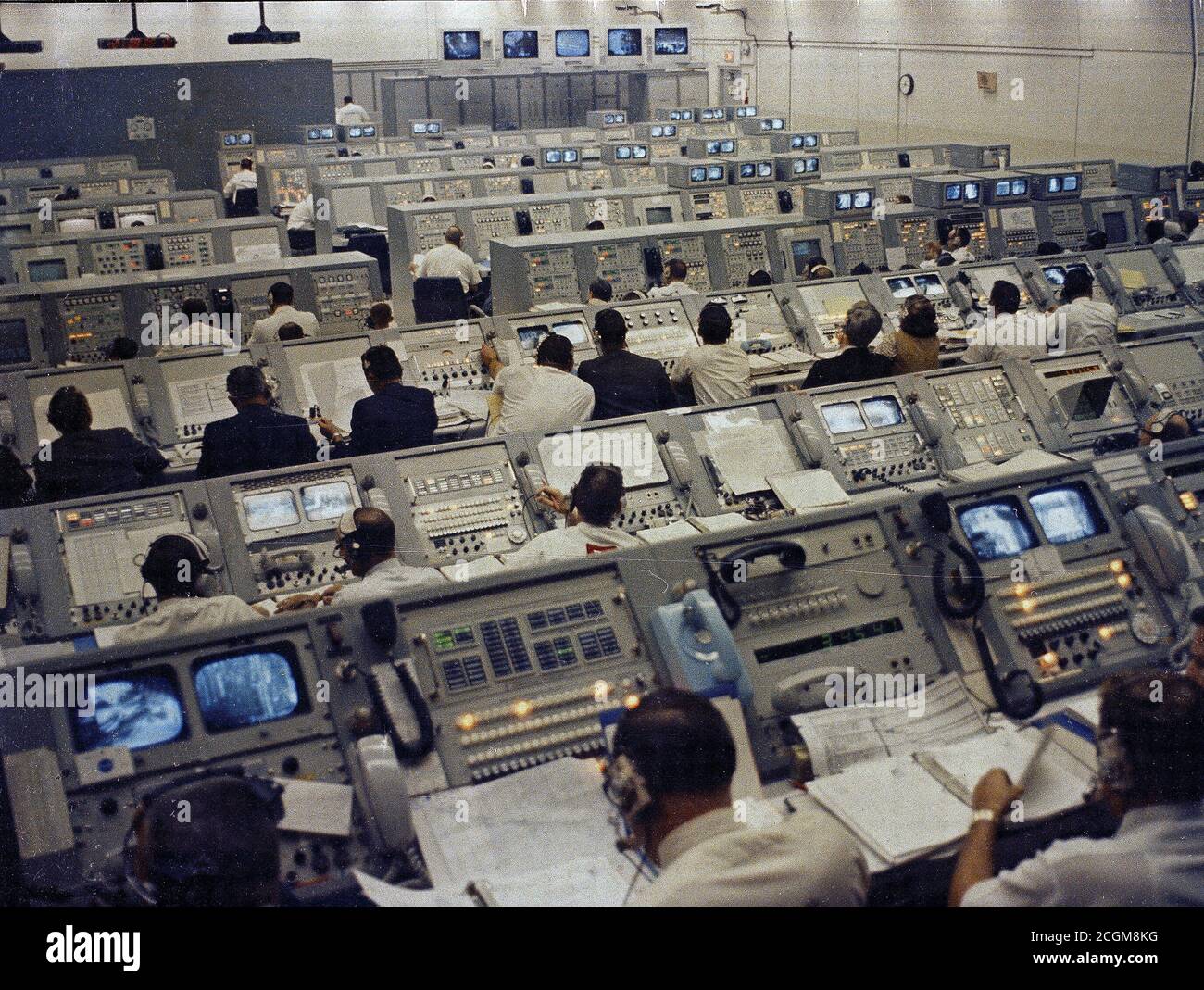 Cette photographie montre un centre de contrôle de lancement au Centre spatial Kennedy au cours de la mission Apollo 8 activités de lancement. Banque D'Images