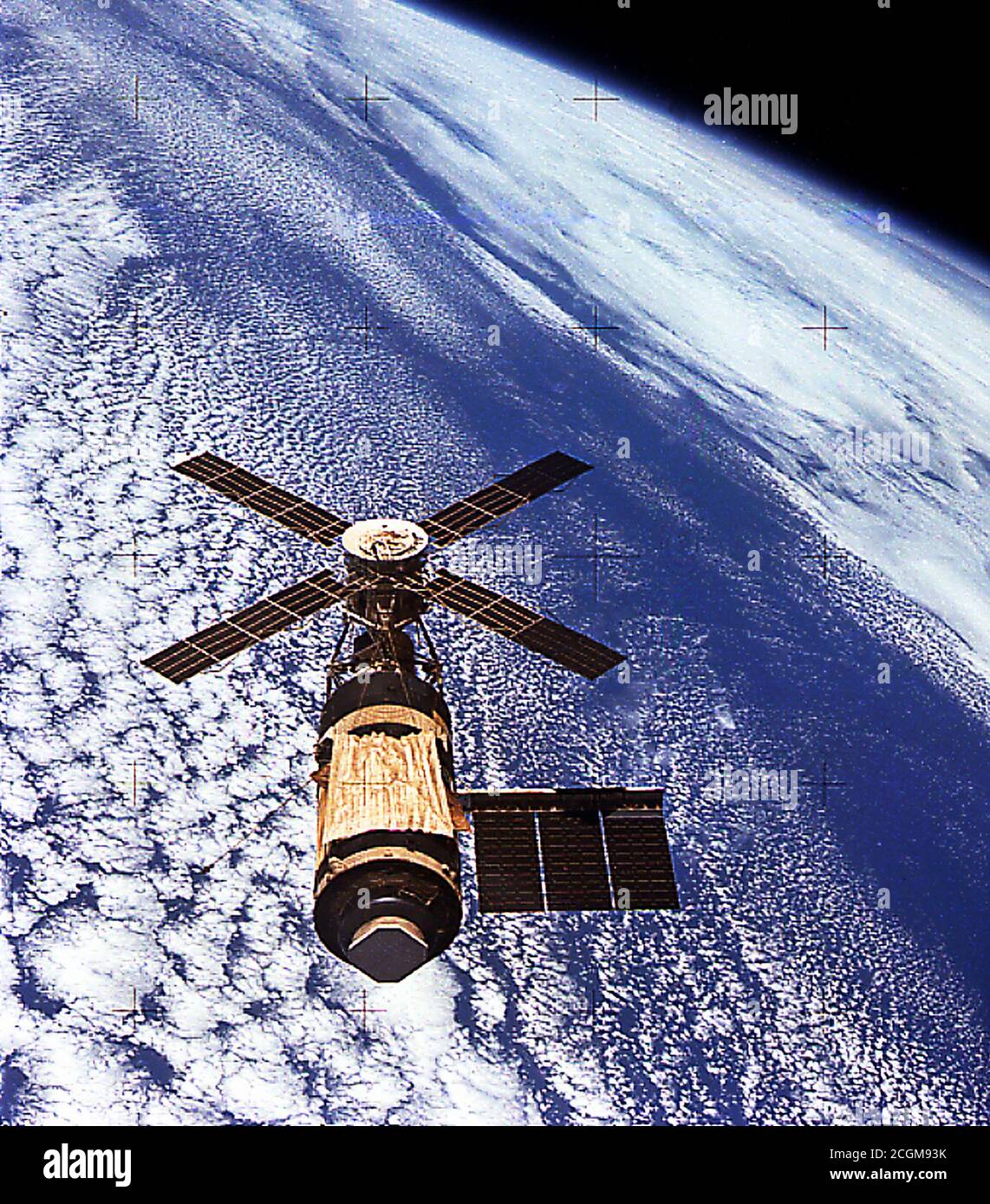 Cette vue de Skylab en orbite a été prise par le Skylab 4 (la dernière mission Skylab) de l'équipage. Banque D'Images