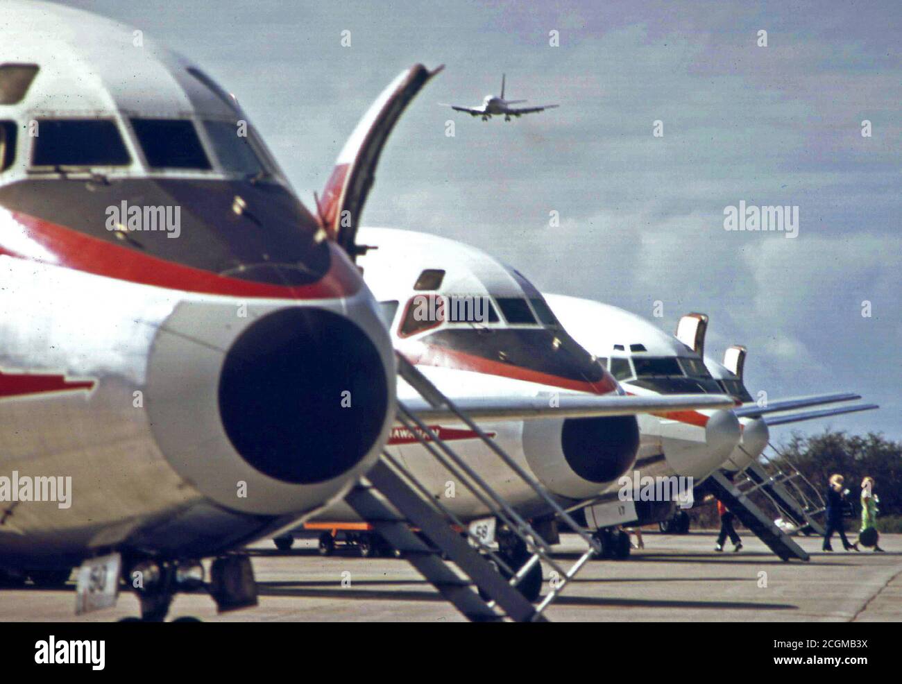 Avions de ligne à l'île de Maui. Billet d'avion entre les îles est une cause de développement rapide. Voyages en mer n'a pas été utilisée dans l'industrie du tourisme, Novembre 1973 Banque D'Images