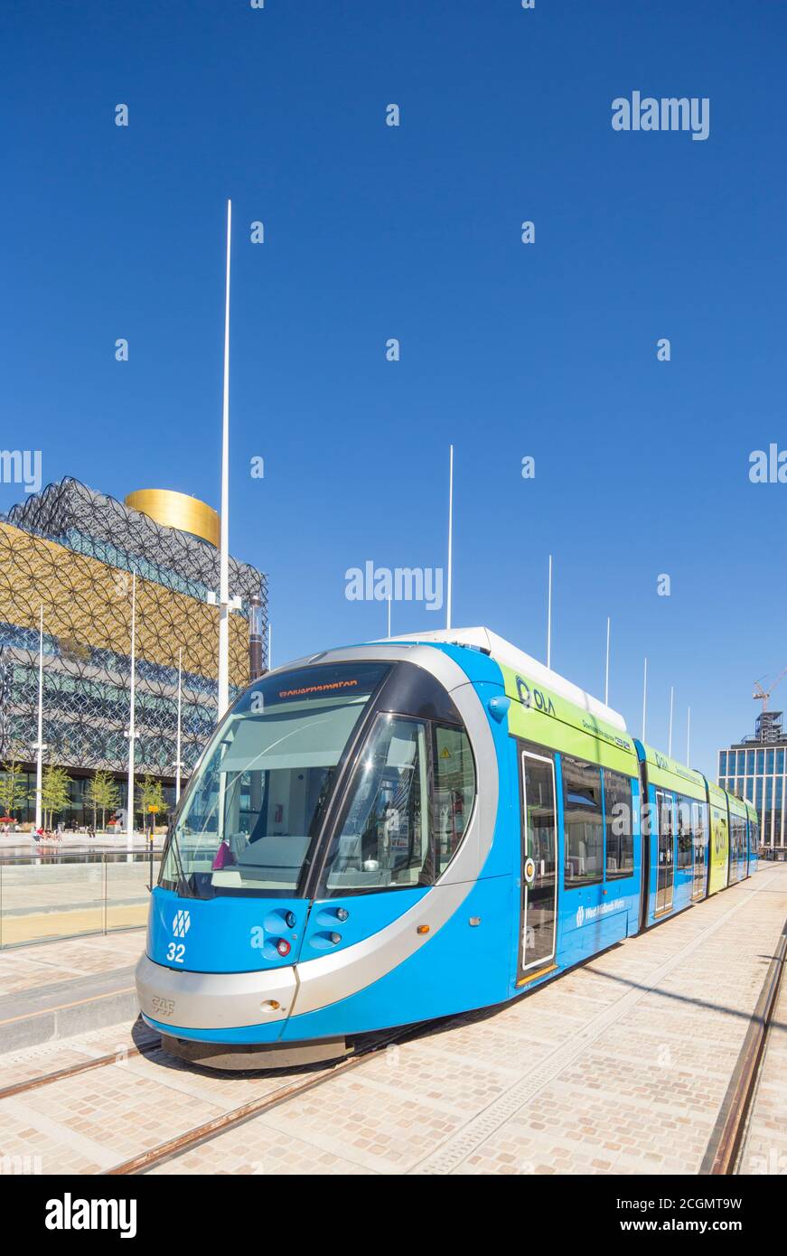 Le métro West Midlands qui relie Birmingham et Wolverhampton à la bibliothèque de Birmingham s'arrête sur Broad St, Birmingham, Angleterre, Royaume-Uni Banque D'Images