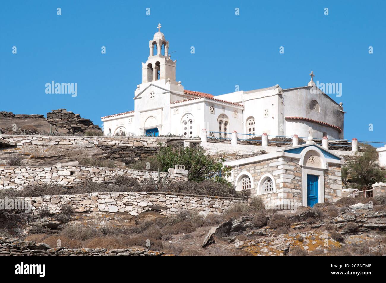 Photos prises de l'île grecque Tinos dans le sud de la mer Égée près de l'île de Mykonos. Ces photos se composent principalement de maisons, de fruits de mer, de navires et d'archéologie Banque D'Images
