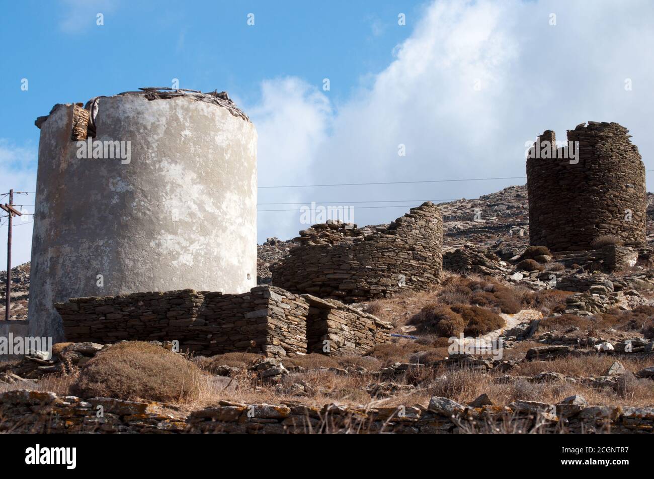 Photos prises de l'île grecque Tinos dans le sud de la mer Égée près de l'île de Mykonos. Ces photos se composent principalement de maisons, de fruits de mer, de navires et d'archéologie Banque D'Images