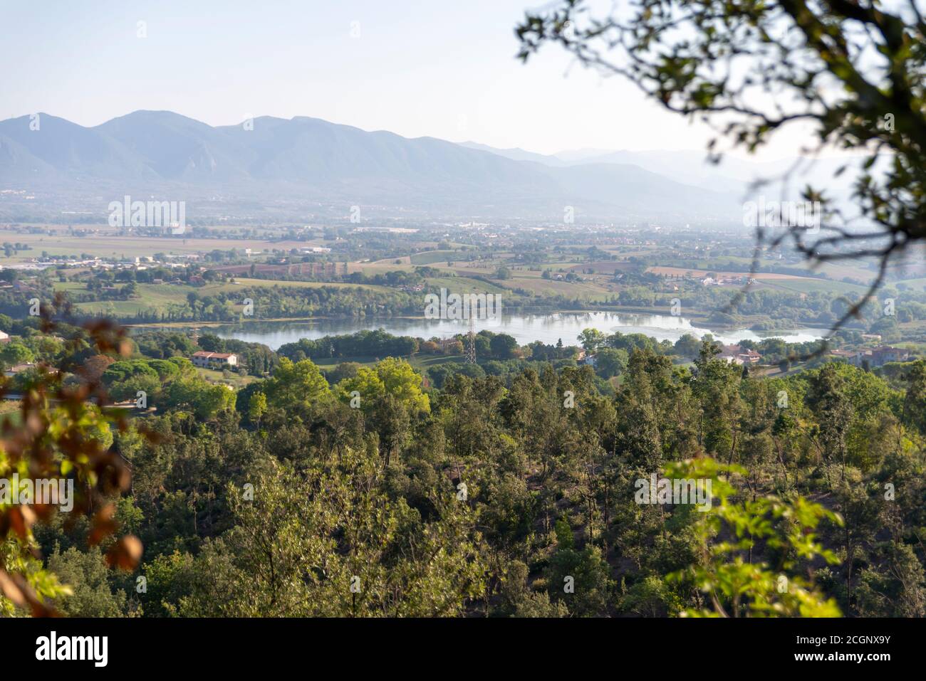 panorama du lac narni vu de la ville de narni Banque D'Images