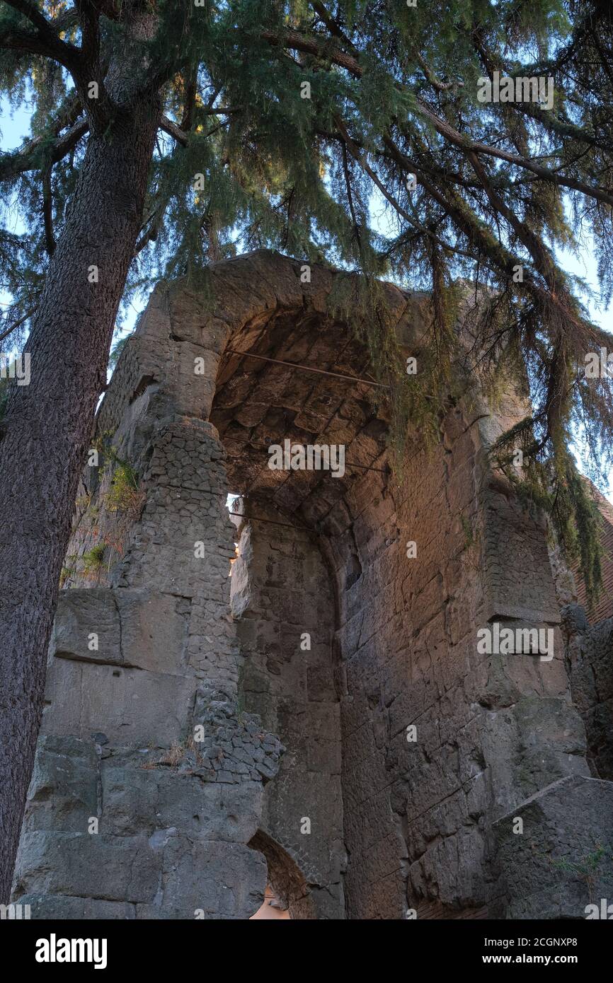 Ruines romaines anciennes situées dans la ville d'Albano Lazio Banque D'Images