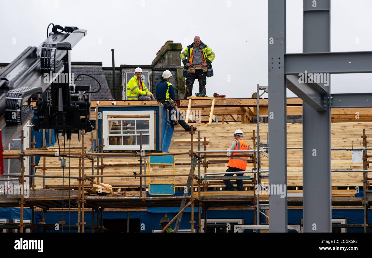 Chantier de construction de maisons résidentielles dans le centre de St Andrews , Fife, Écosse, Royaume-Uni Banque D'Images