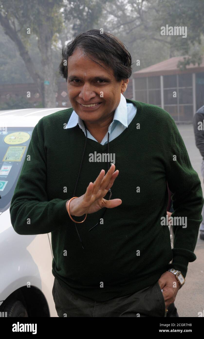 Suresh Prabhakar Prabhu est un homme politique du parti Bhartiya Janta et Sherpa de l'Inde auprès du G7 et du G20. Il était auparavant ministre des chemins de fer Banque D'Images