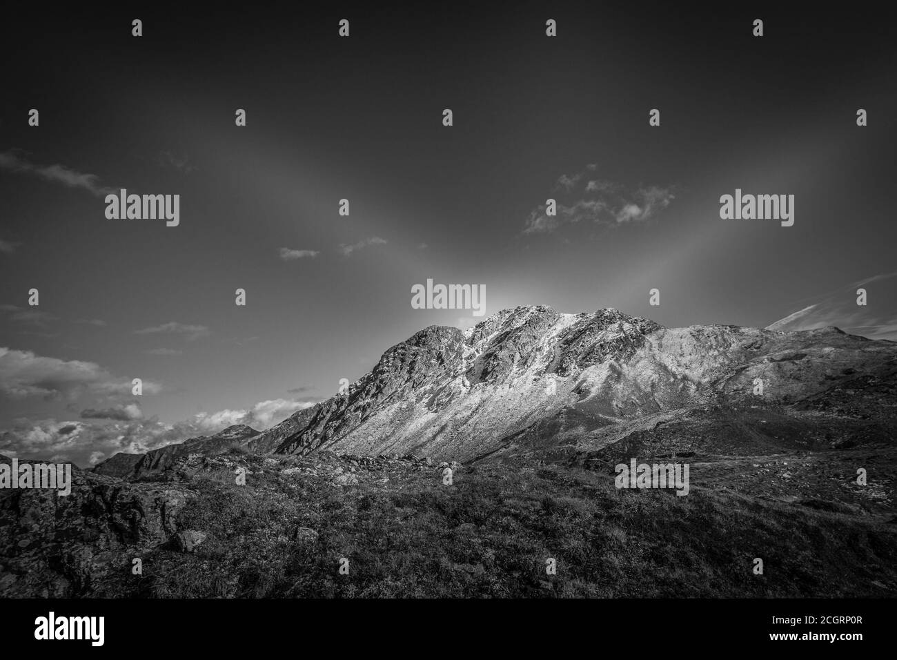 Vue en noir et blanc des sommets de la bordure Entre l'Italie et l'Autriche Banque D'Images