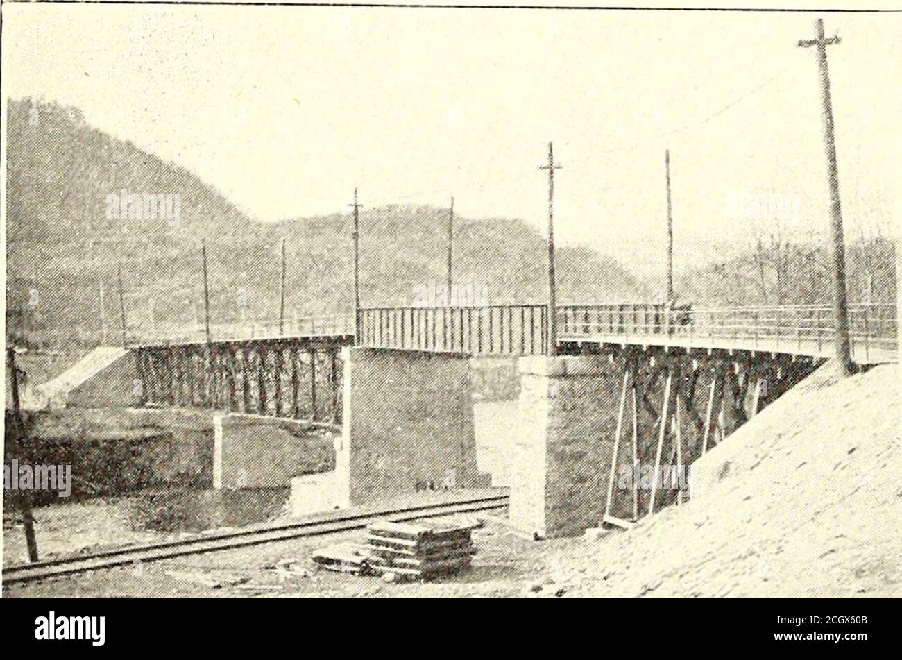 . Journal de chemin de fer électrique . Connecticut Company—Construction de lignes de voies et de voies aériennes typique d'une des plus grandes villes. Par exemple, petite communauté Branford isa située à 9 milles de New Haven, Andit est probable que presque le nombre entier de passants signalés pour ce village étaient ceux qui étaient liés par eitherto ou de New Haven. La même déclaration s'applique à Wallingford. Il est plutôt difficile de séparer les points de circulation. Certains des passagers signalés à New Londonand Norwich peuvent passer par des passagers de l'une des chambres à l'autre, bien qu'un rapport distinct soit présenté Banque D'Images