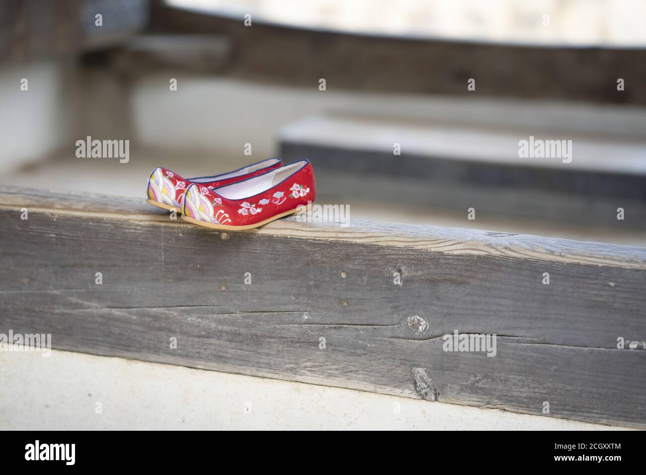 Image traditionnelle coréenne, chaussures de fleurs traditionnelles Banque D'Images