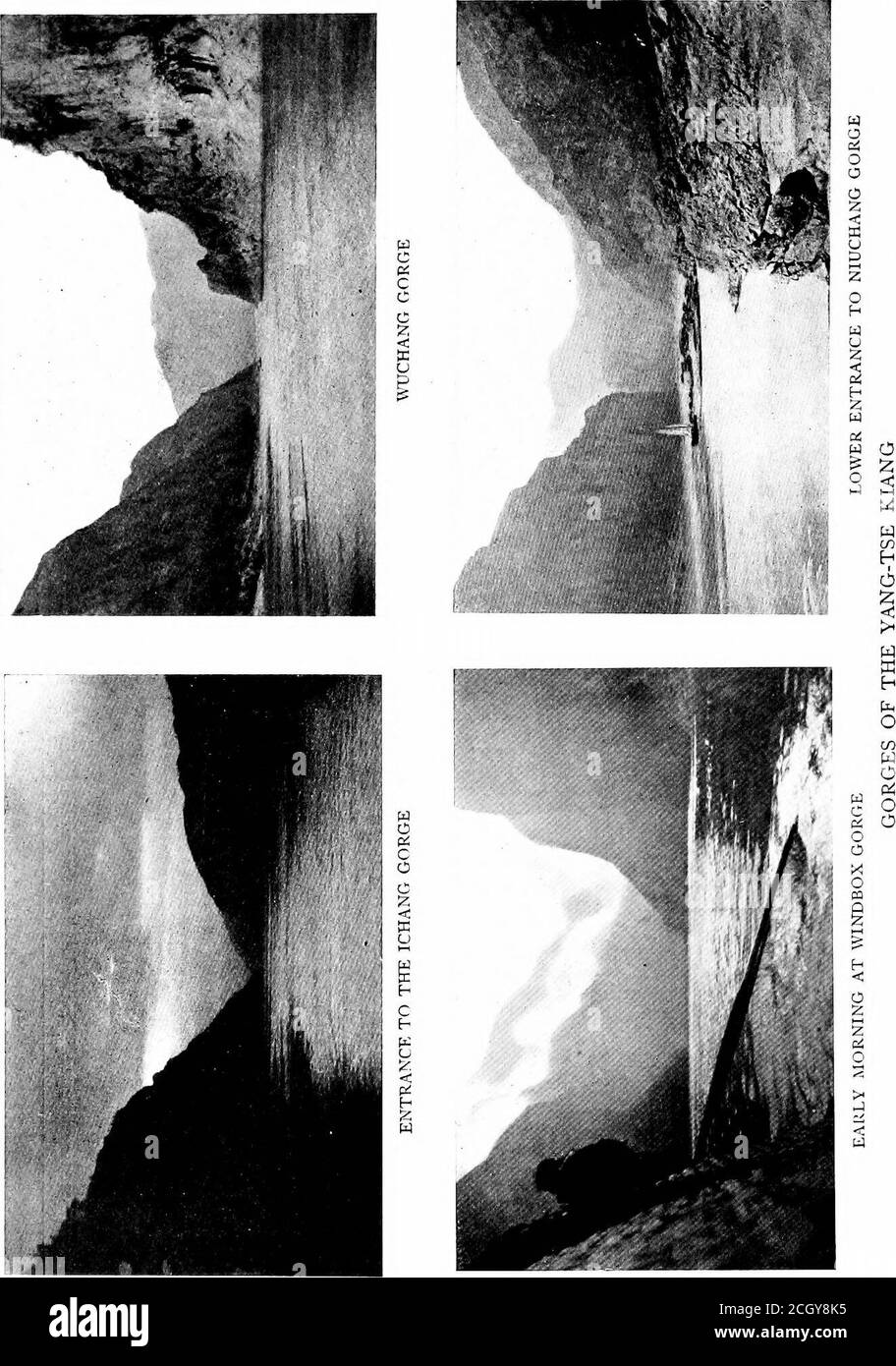 . L'éveil de la Chine . à sa paroisse, qui a reçu le titre de Cheng-wang, le COM-pleter. Accusé d'avoir fait des schémas pour usurper le trône, theDyke a démissionné de ses pouvoirs et s'est retiré de thecourt. Le jeune prince, ouvrant un cercueil d'or, trouvé en elle une prière de son oncle, fait et sealebp désirant une maladie grave du roi, im-ploring ciel d'accepter sa vie comme une rançon pour le quartier hisroyal. Cette preuve touchante de la dévotion a mis fin à tout doute et le duc fidèle a été réorienté vers le côté du monarque maintenant plein. Même pendant la minorité de son neveu, le Dukenever est entré en sa présence Banque D'Images