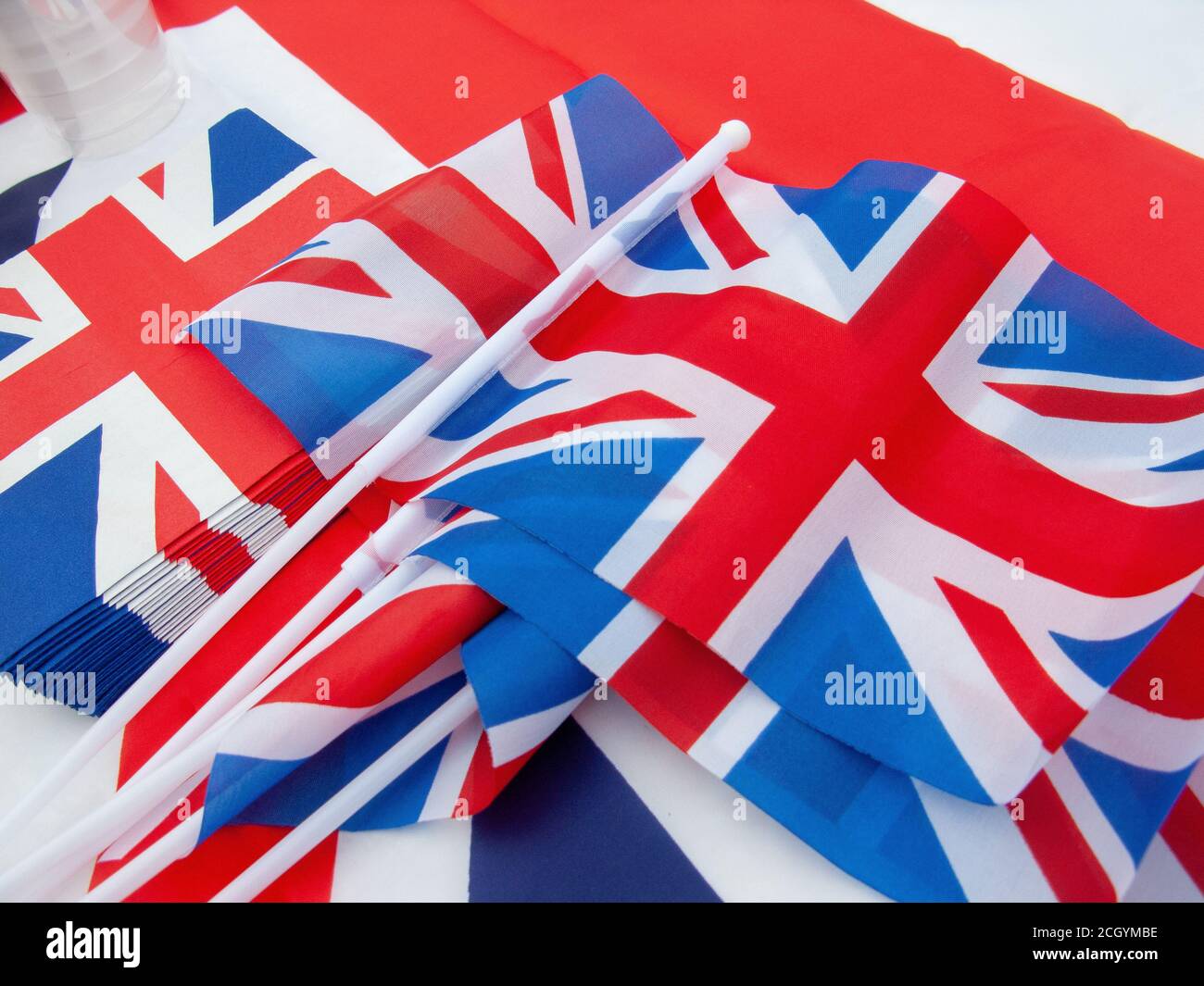 Les drapeaux et les banderoles sont prêts à être utilisés lors d'un concert de l'Orchestre symphonique de Bournemouth à Meyrick Park, à Bournemouth. 04 juin 2012. Photo: Neil Turn Banque D'Images