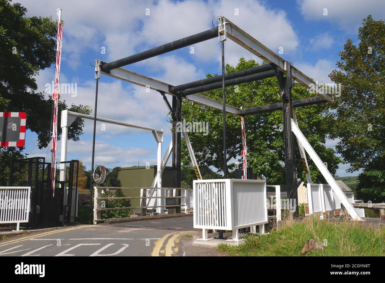 Ascenseur, pont sur le Canal de Monmouthshire et Brecon, Powys, Talybont sur l'Usk, Pays de Galles, Royaume-Uni Banque D'Images