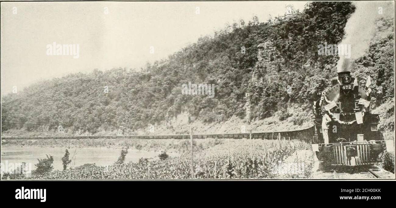 . Ingénieur mécanique ferroviaire . nd, l'hydrogène pur a fait l'expérience avec pendant un certain temps, dit le commercial Motor.Hydrogen, comme il est bien connu, est le gaz combustible le plus riche et contient pratiquement le double des valeurs caloriques de l'essence.le principal inconvénient de l'hydrogène est sa faible densité, ce qui nécessite une compression considérablement plus élevée que celle du gaz de charbon dans les conteneurs. Le PRemLEM d'équipement français.—des 0 76.000 voitures disponibles sur les chemins de fer français en .ugust, 1914,55,000 ont été perdus pour les chemins de fer, probablement en tant que résultat de l'occupation ennemie du territoire, dit un article dans un récent Banque D'Images