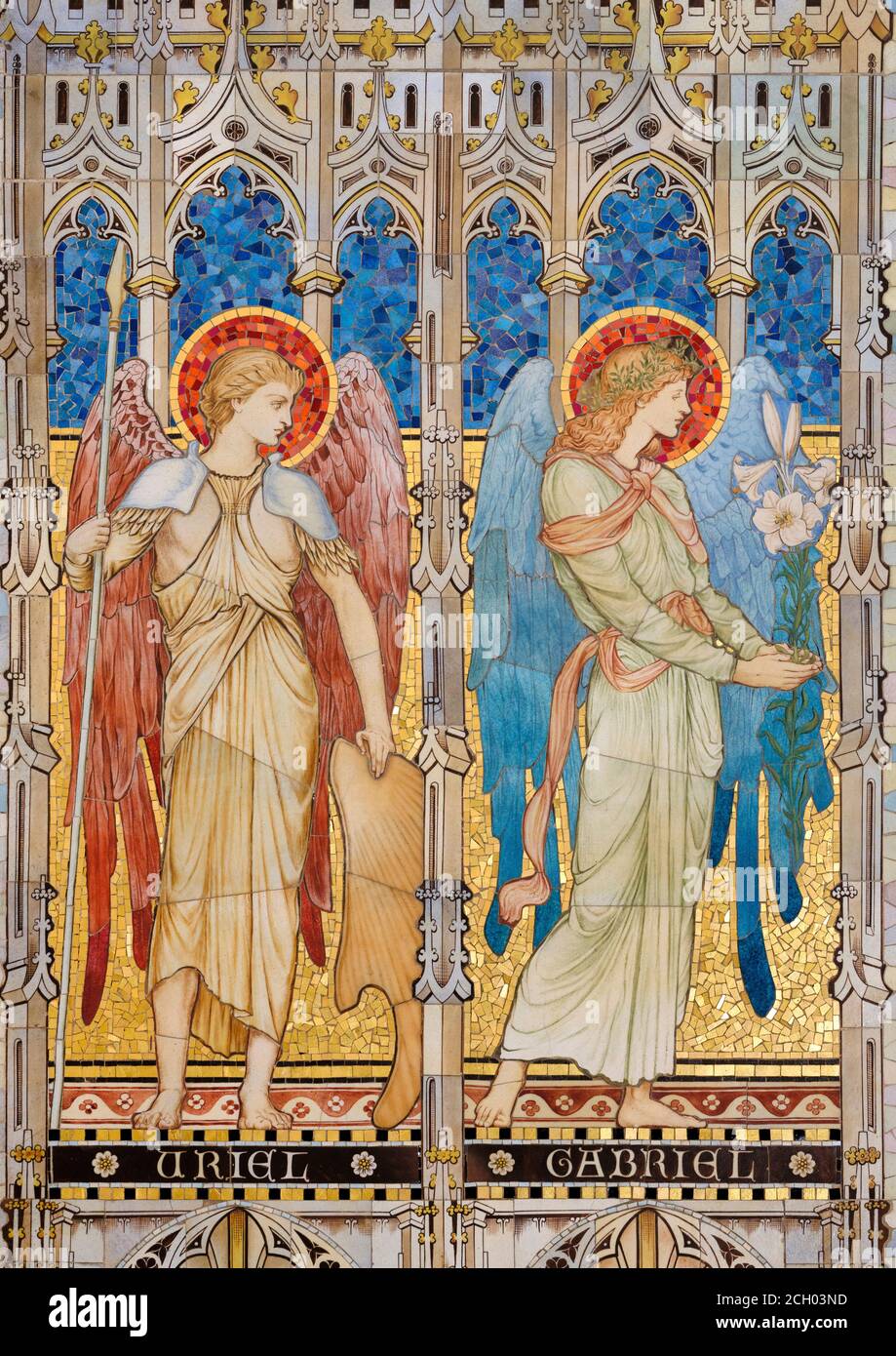 La mosaïque et la fenêtre orientée vers l'est à l'église East Hoathly, près de Lewes, East Sussex, Royaume-Uni Banque D'Images
