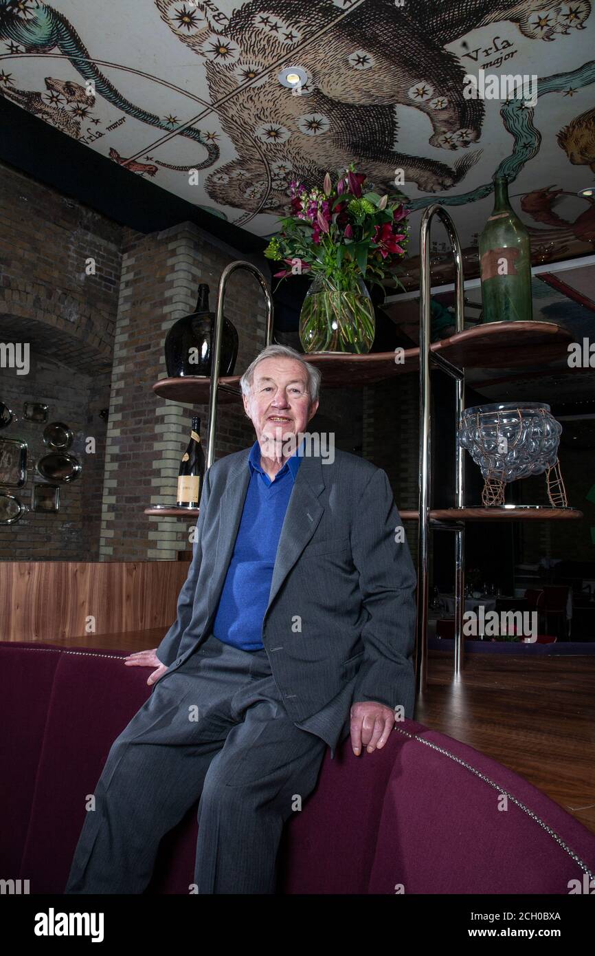 Sir Terence Conran (1931-2020), photographié au restaurant Boundary, Shoreditch, est de Londres, Angleterre, Royaume-Uni Banque D'Images