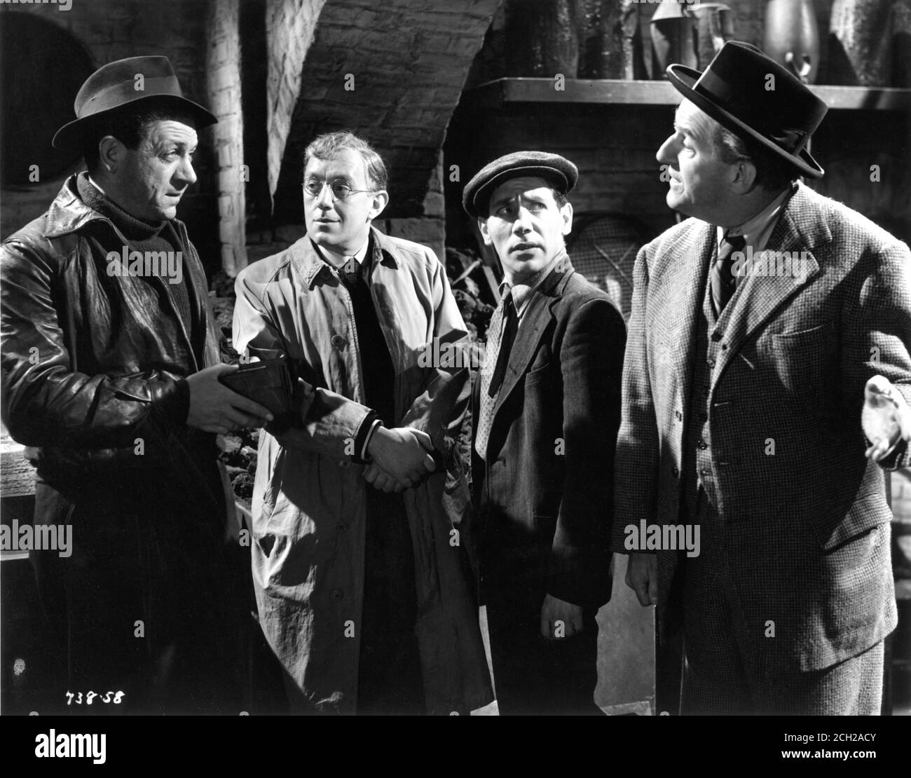 SIDNEY JAMES ALEC GUINNESS ALFIE BASS ET STANLEY HOLLOWAY DANS LA LAVANDE HILL MOB 1951 RÉALISATEUR CHARLES CRICHTON SCÉNARIO ORIGINAL T.E.B. CLARKE producteur MICHAEL BALCON Ealing Studios / distributeurs de films généraux (GFD) Banque D'Images