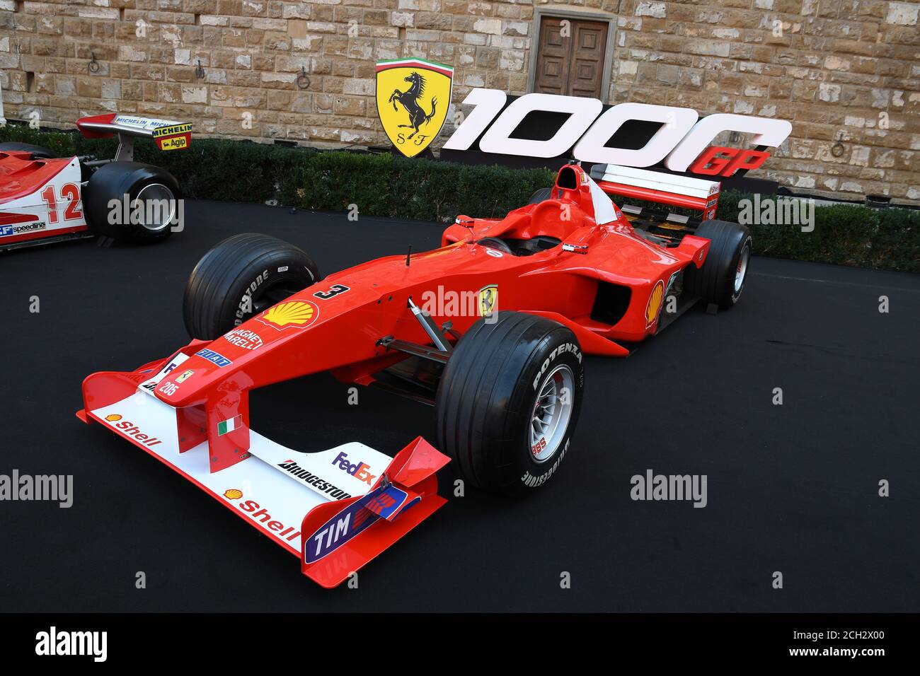 Florence, septembre 2020 : Ferrari F399 F1 en exposition lors du spectacle  Ferrari 1000 GP sur la Piazza della Signoria à Florence Photo Stock - Alamy