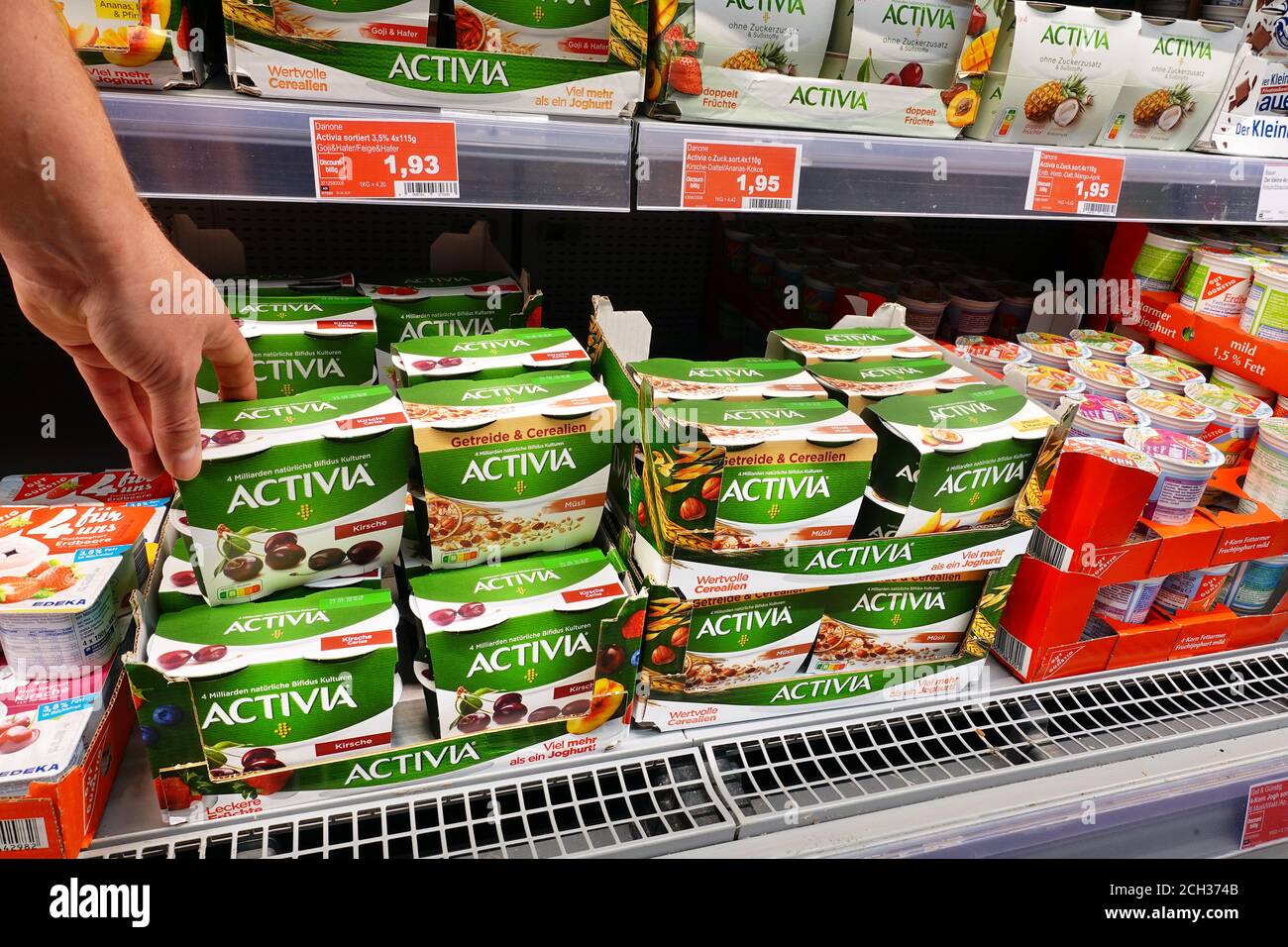 Yaourt probiotique Activia dans un magasin Banque D'Images