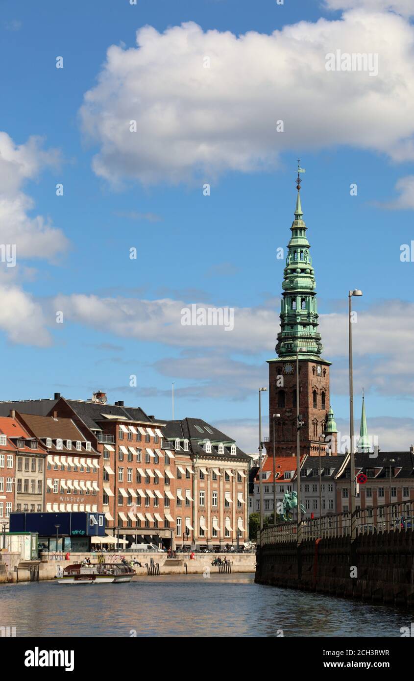 Canal et Hojbro Plads à Copenhague Banque D'Images