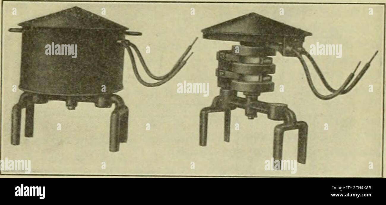 . American ENGINEER and Railroad journal . ut $8 par mois, ou $96par année, et une charge de 12 pour cent, sur le coût original sauvera les intérêts et les frais d'entretien et le montant à $180par année, soit un coût annuel total de fonctionnement électrique de 1,590 $, une économie de 1,038 $ par année sur l'opération, et que sur la base de seulement deux hommes pour la table à fonctionnement manuel. Bien sûr, aux points où le courant électrique n'est pas obtainablea moteur à essence ou tracteur à moteur à air peut être utilisé et prob-efficacement montrer pratiquement aussi grande économie. Pour un fonctionnement électrique, le tracteur est généralement constitué d'une carte sim Banque D'Images