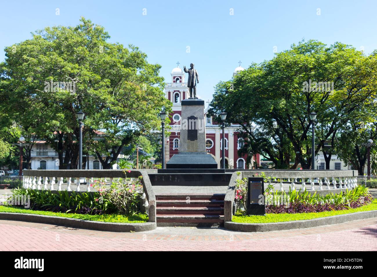 Le monument Jose Rizal à Plaza Libertad dans la ville d'Iloilo Banque D'Images