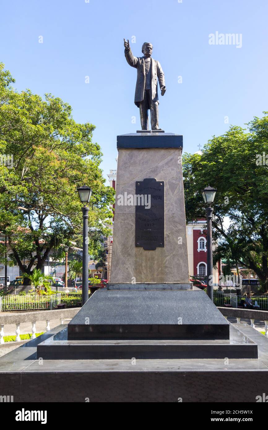 Le monument Jose Rizal à Plaza Libertad dans la ville d'Iloilo Banque D'Images