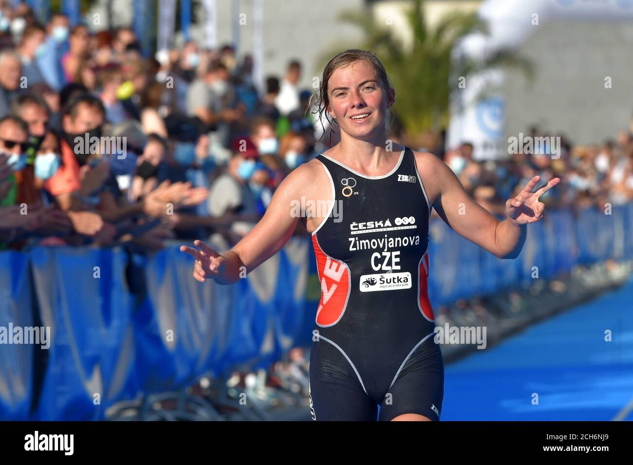 Karlovy Vary, République tchèque. 13 septembre 2020. Course de la coupe du monde de triathlon à Karlovy Vary, République Tchèque, le 13 septembre 2020. Tereza Zimovjanova de la République tchèque. Crédit: Slavomir Kubes/CTK photo/Alamy Live News Banque D'Images