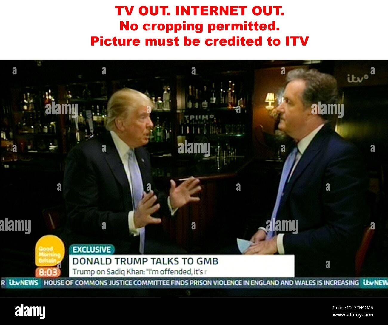 SORTIE TV. SORTIE INTERNET. Aucun recadrage n'est autorisé. La photo doit être créditée à ITV. Nous sommes informés que les vidéograbs ne doivent pas être utilisés plus de 48 heures après la transmission originale, sans le consentement du détenteur des droits d'auteur. Capture vidéo de l'ITV1 de Piers Morgan, hôte de Good Morning Britain (à droite), interrogé le candidat républicain à la présidence Donald Trump. Banque D'Images