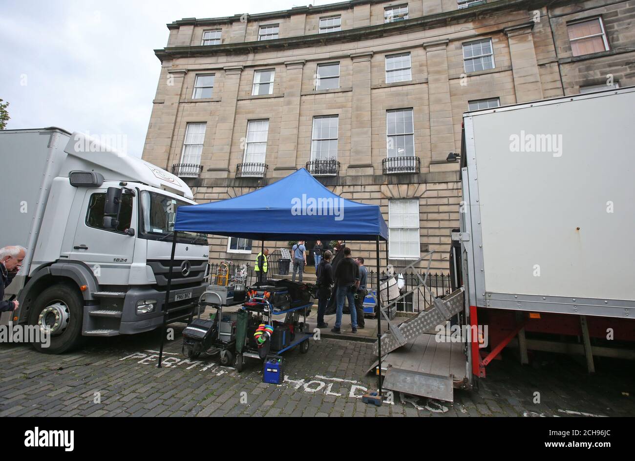 Vans sur place à Royal Circus pour le film Trainspotting 2 qui est actuellement tourné à Édimbourg. Banque D'Images