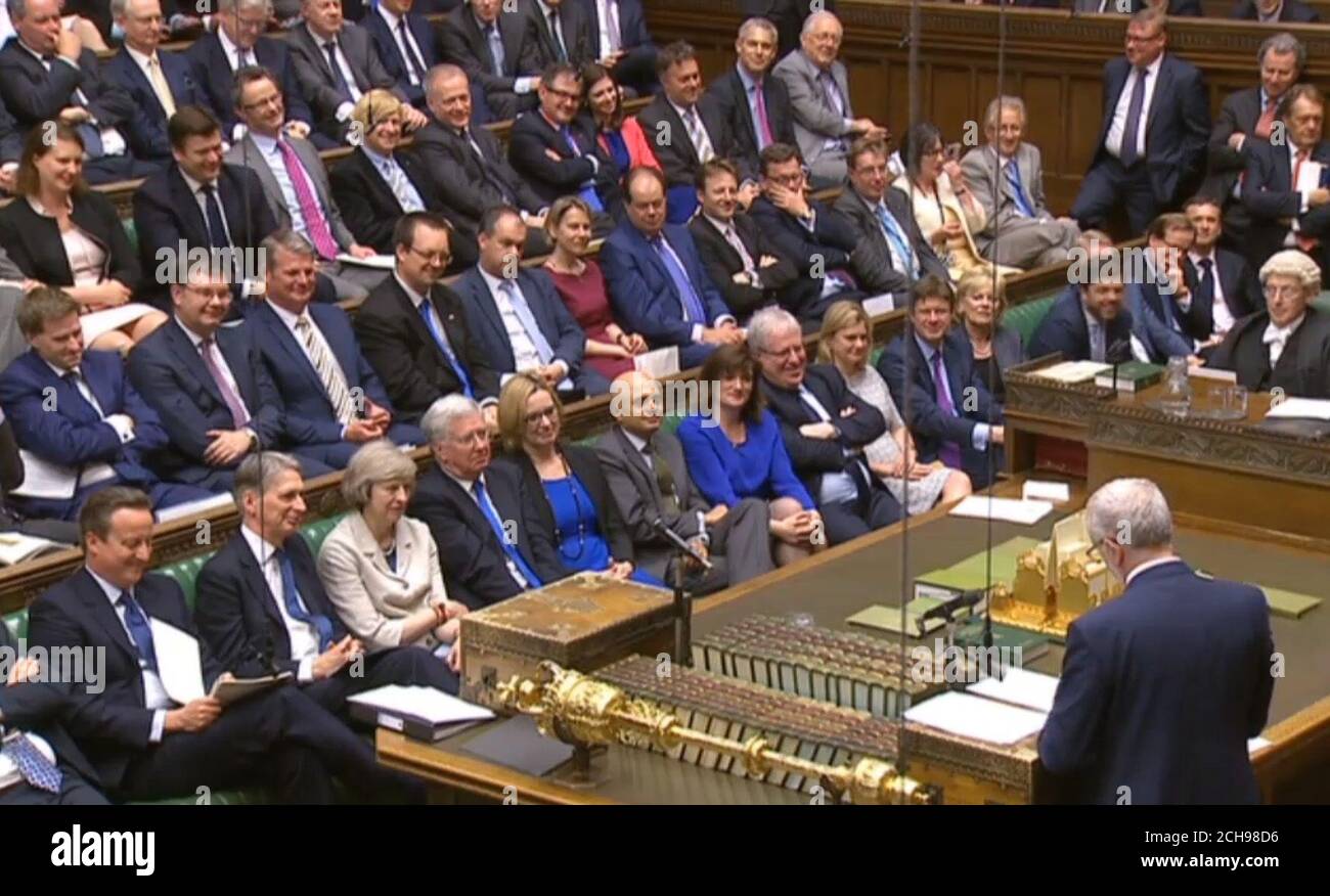 Le chef du parti travailliste Jeremy Corbyn parle pendant le débat qui suit le discours de la Reine à la Chambre des communes, à Londres. Banque D'Images