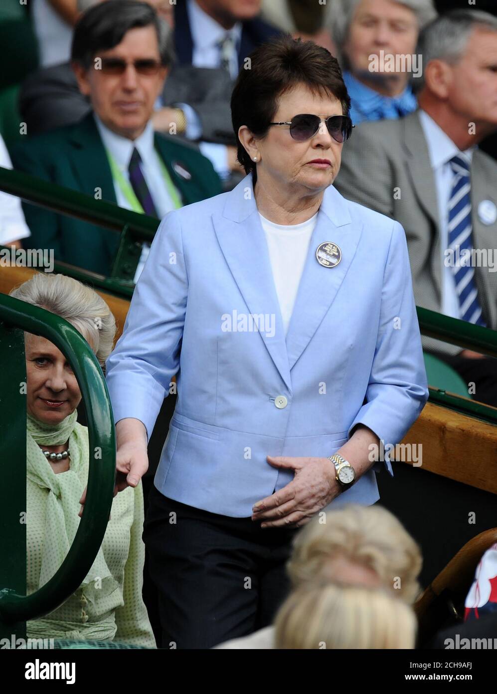 Billie Jean King montres Serena et venus Williams. Championnats de tennis de Wimbledon. Dames doubles final 4/7/2009 IMAGE CRÉDIT: MARK PAIN / ALAMY Banque D'Images