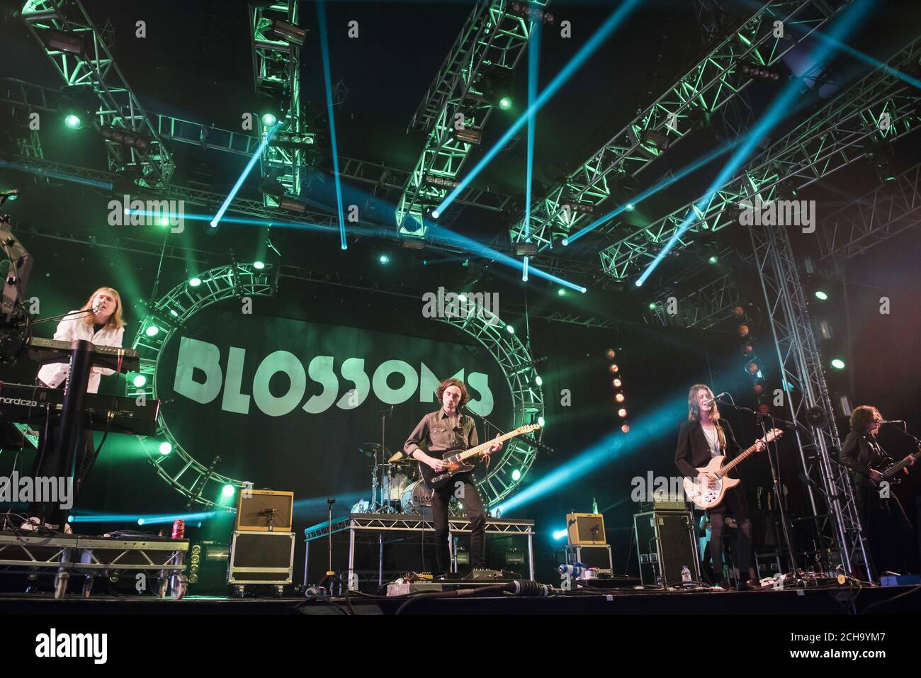 Blossoms se déroule sur scène au festival de l'île de Wight, au parc Seaclose, à Newport, sur l'île de Wight. Banque D'Images