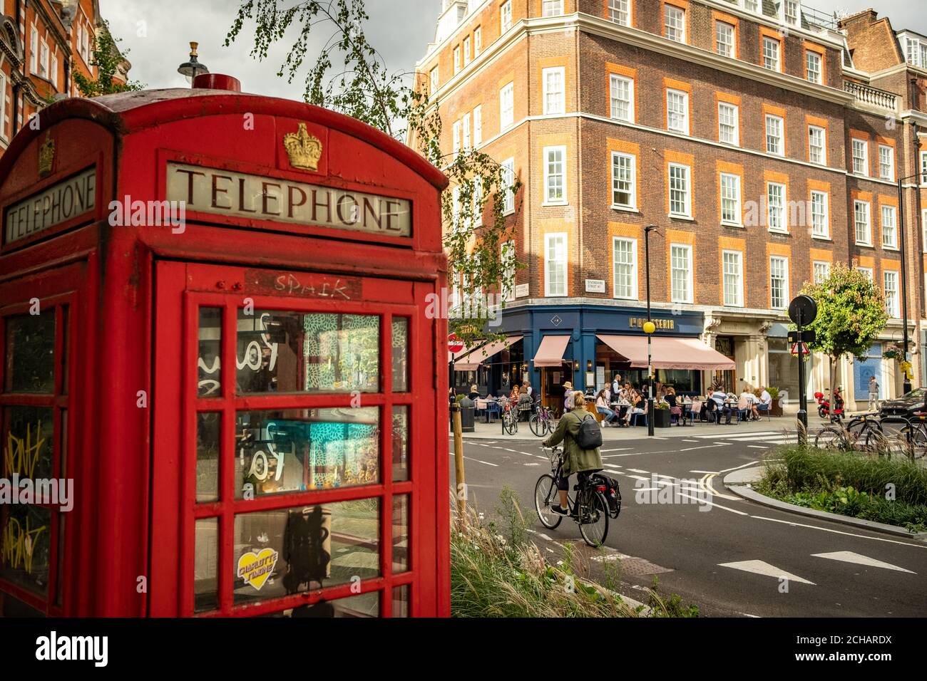 Londres- septembre 2020 : scène de Marylebone High Street. Une zone de vente au détail et de restaurant haut de gamme de Westminster Banque D'Images