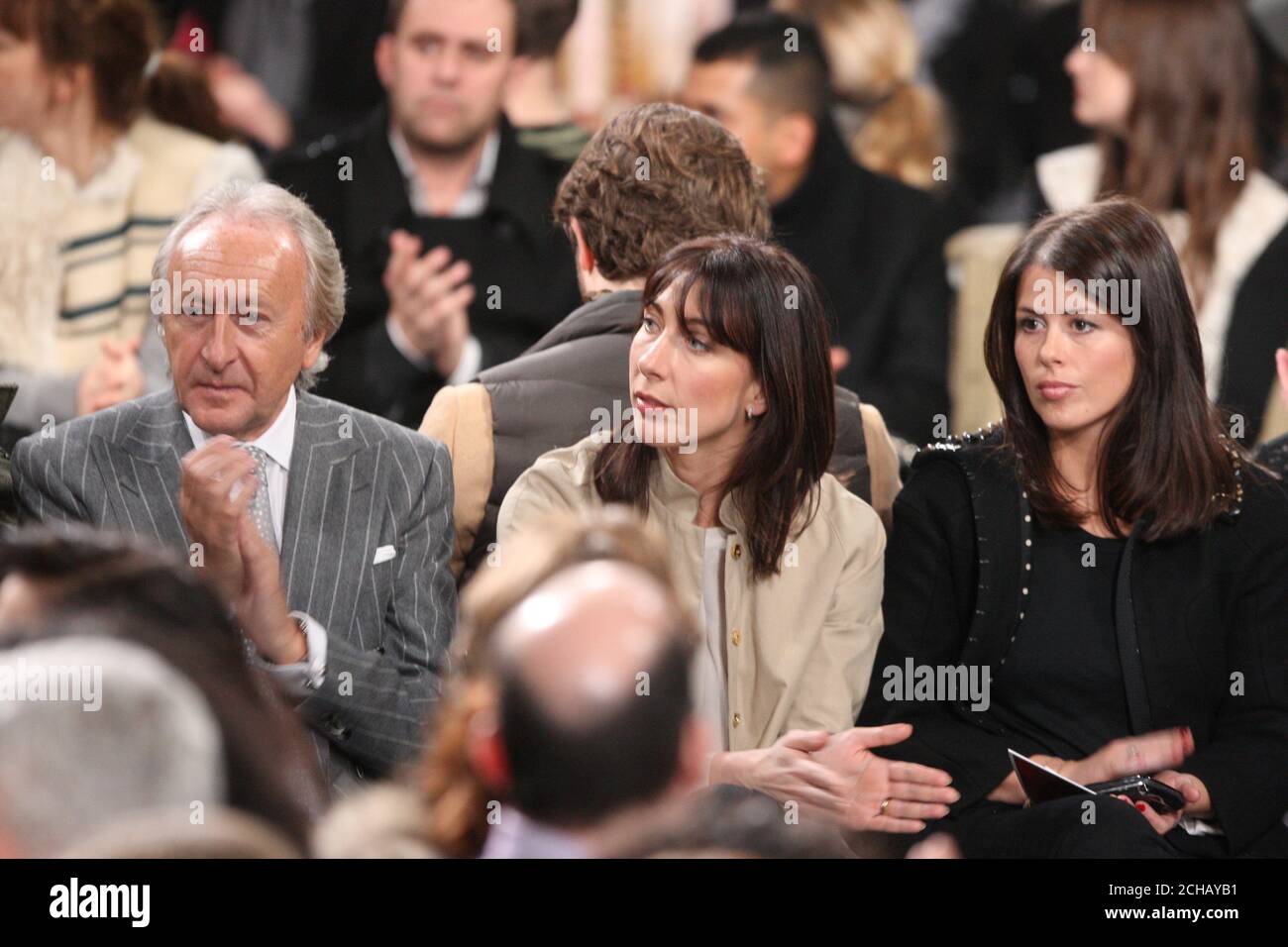 Harold Tillman, Samantha Cameron et Isabel Spearman au salon de la passerelle Erdem, qui s'est tenu à l'Université de Westminster pendant la Fashion week de Londres. Banque D'Images