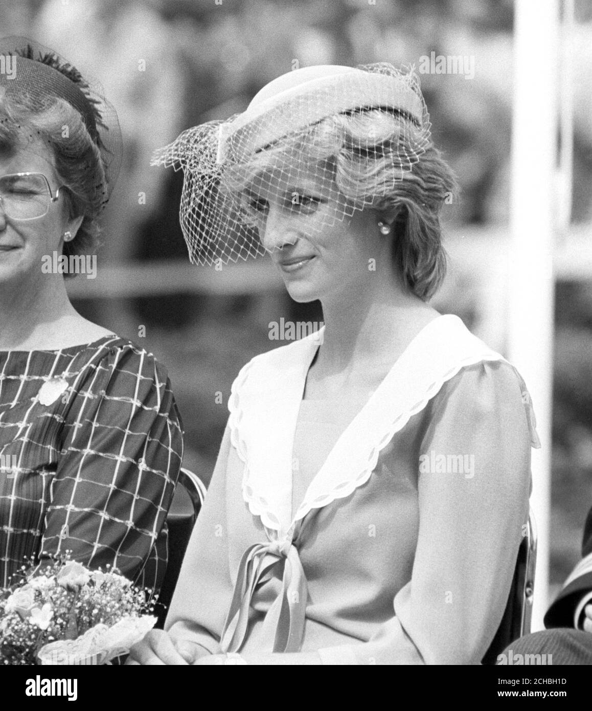 La princesse de Galles observe les délibérations peu de temps après l'arrivée du couple à Charlottetown, à l'Île-du-Prince-Édouard, au cours de sa tournée au Canada. Banque D'Images