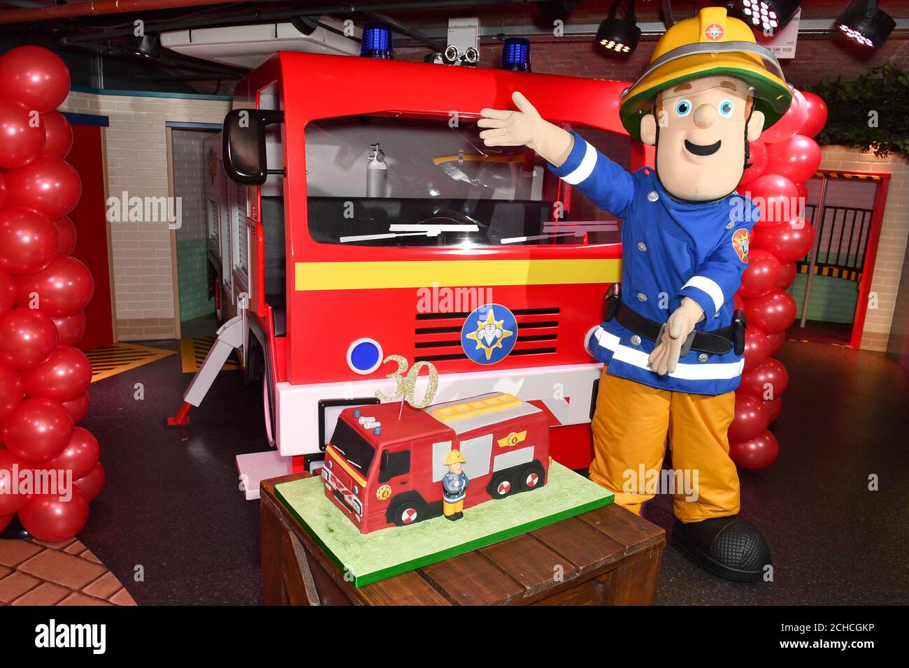 Sous Embargo Le Vendredi 0001 Novembre 17 Usage Editorial Seul Sam Le Pompier Celebre Son 30e Anniversaire Lors D Une Fete D Anniversaire Speciale Qui A Lieu Au Mattel Play Liverpool A L Albert Dock Sous Embargo Le Vendredi 0001 Novembre 17 Usage Editorial Seul Sam Le Pompier Celebre Son 30e Anniversaire Lors D Une Fete D Anniversaire Speciale Qui A Lieu Au Mattel Play Liverpool A L Albert Dock