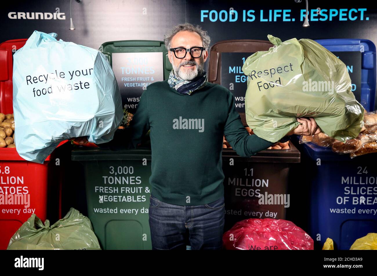 Le chef Massimo Bottura organise un événement avec Grundig pour célébrer le nouveau partenariat de sa charité Food for Soul, une organisation à but non lucratif qui vise à promouvoir la sensibilisation sociale au gaspillage alimentaire et à la faim, et la marque d'appareils ménagers Earls court, Londres. Banque D'Images