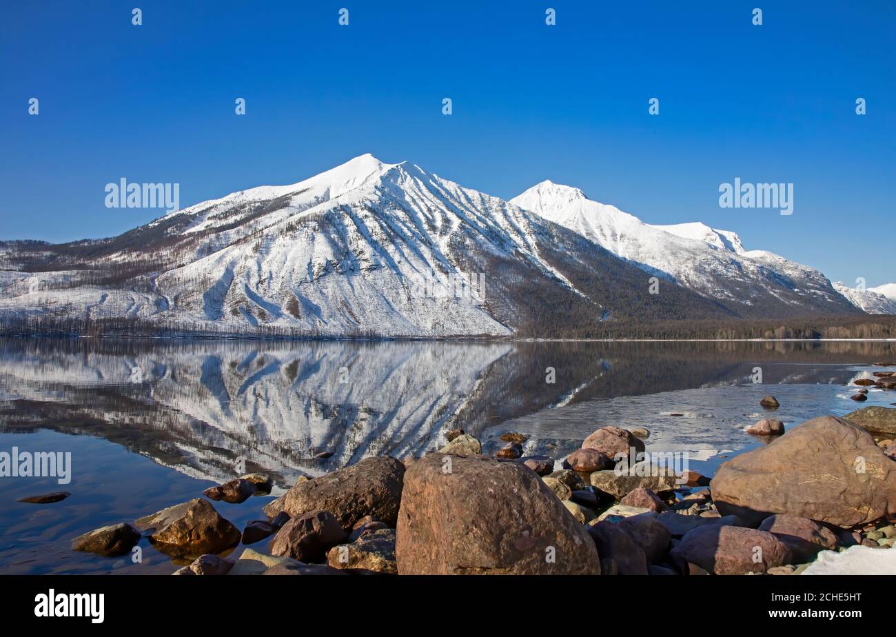 Stanton Mountain on Lake McDonald Reflection in Glacier National Park, Montana, USA Banque D'Images