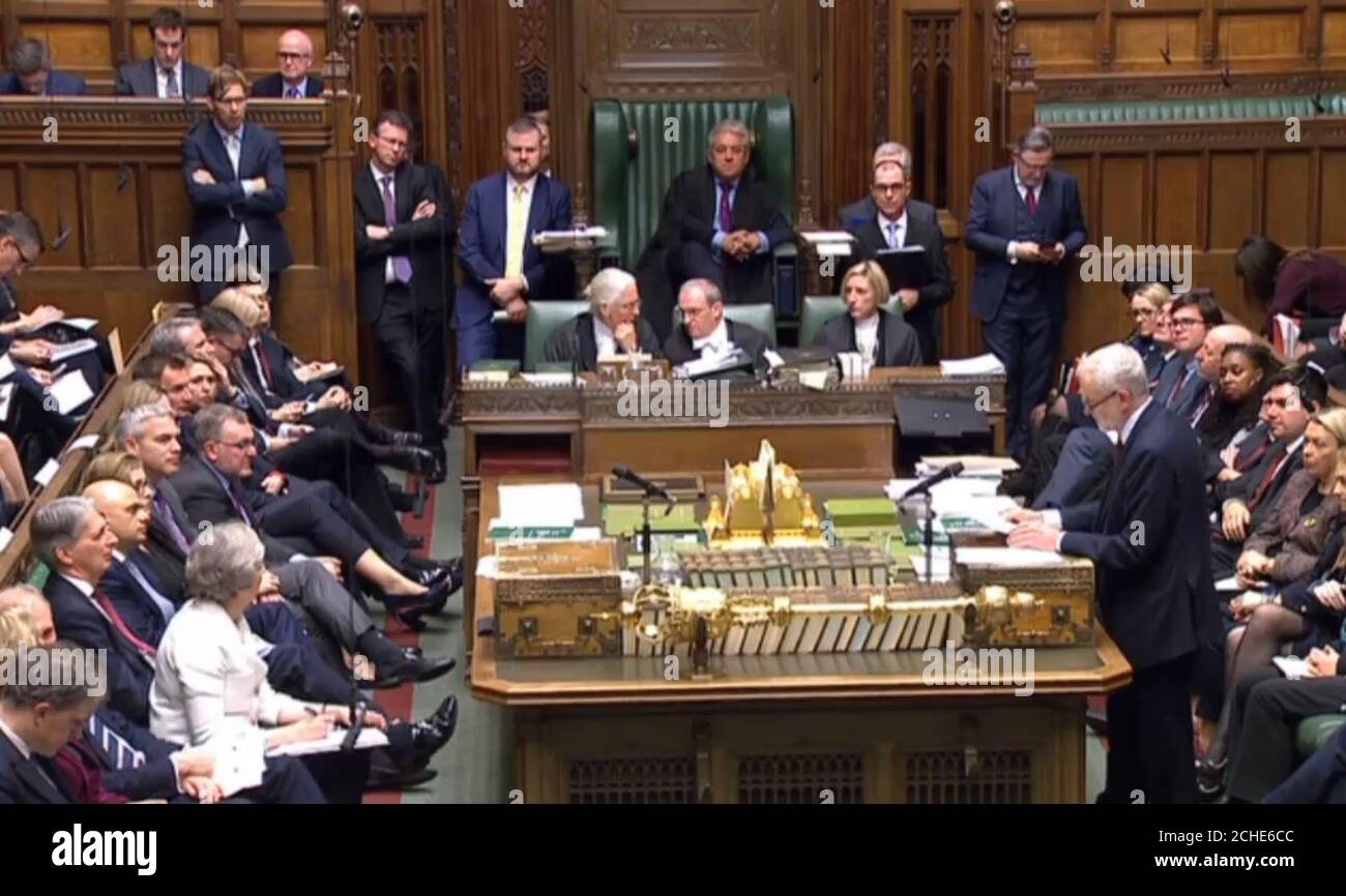 Le leader travailliste Jeremy Corbyn répond à la dernière déclaration publiée sur le Brexit par la première ministre Theresa May aux députés de la Chambre des communes à Londres. Banque D'Images