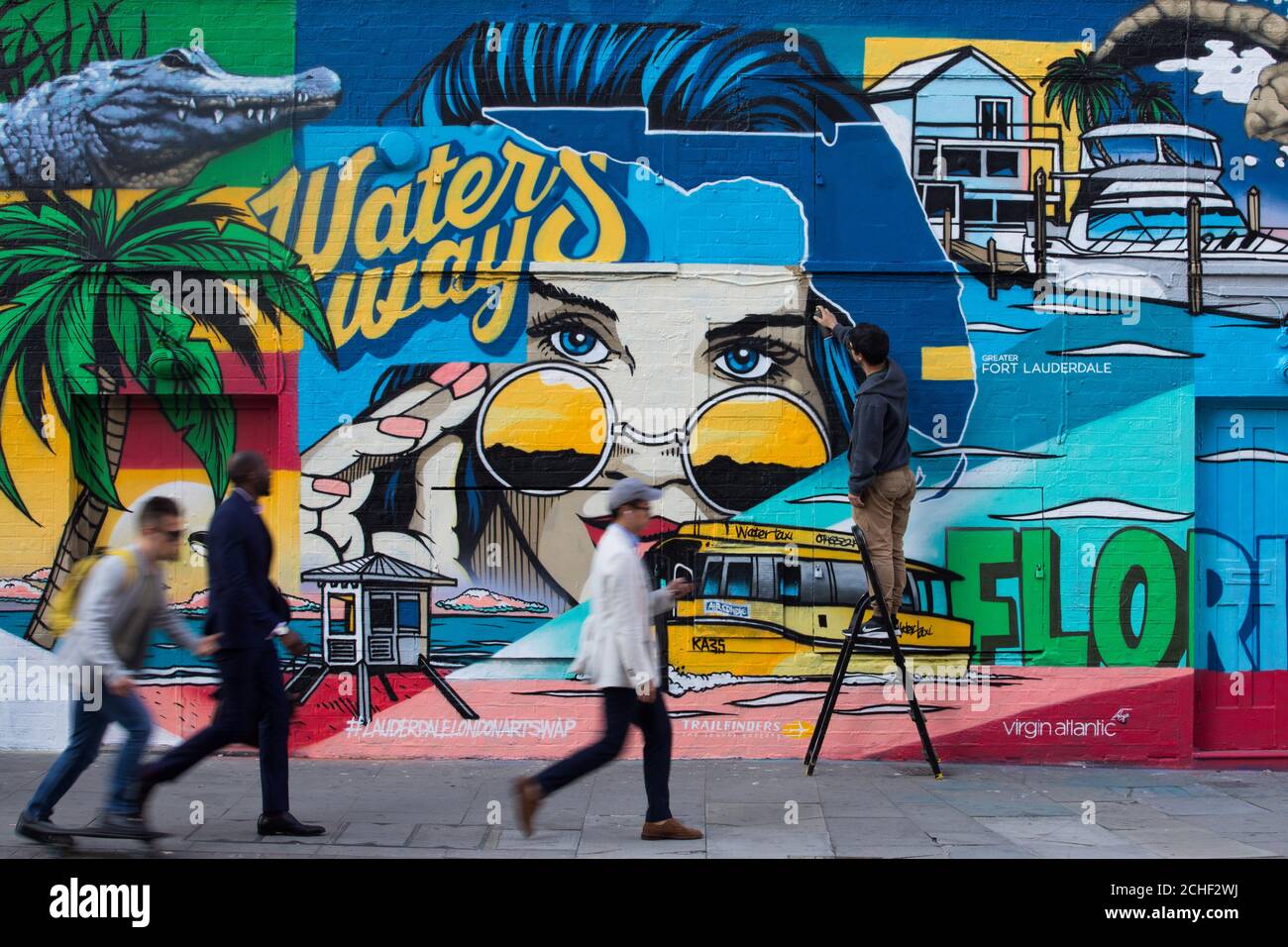 USAGE ÉDITORIAL SEULS les artistes de rue britanniques les Graffiti Kings ont collaboré avec l'artiste de fort Lauderdale Ruben Ubiera pour créer une nouvelle fresque artistique, pour lancer la visite de Lauderdale x London Art Swap????? À Shoreditch, Londres. Banque D'Images