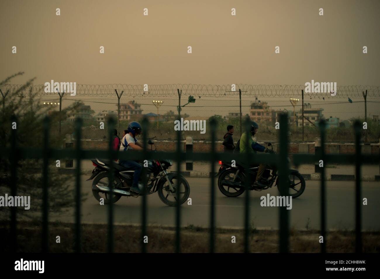 Automobilistes à Katmandou, Bagmati Pradesh, Népal. Banque D'Images