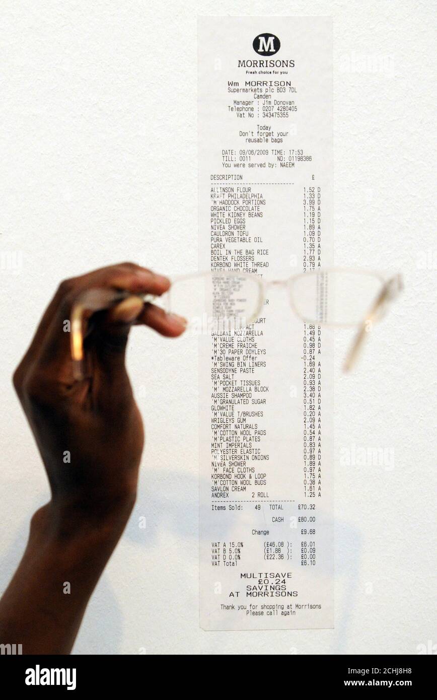 Une exposition de Ceal Floyer, intitulée « Monochrome Till Receipt », présentée à Tate Britain à Londres. Elle fait partie d'une exposition intitulée « classifié: Art contemporain à Tate Britain », qui est actuellement présentée à Tate Britain. Banque D'Images