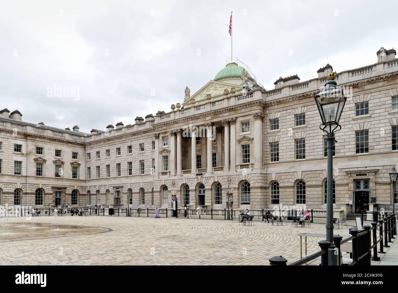 Extérieur de la cour de Somerset House dans le centre de Londres Angleterre Royaume-Uni Banque D'Images