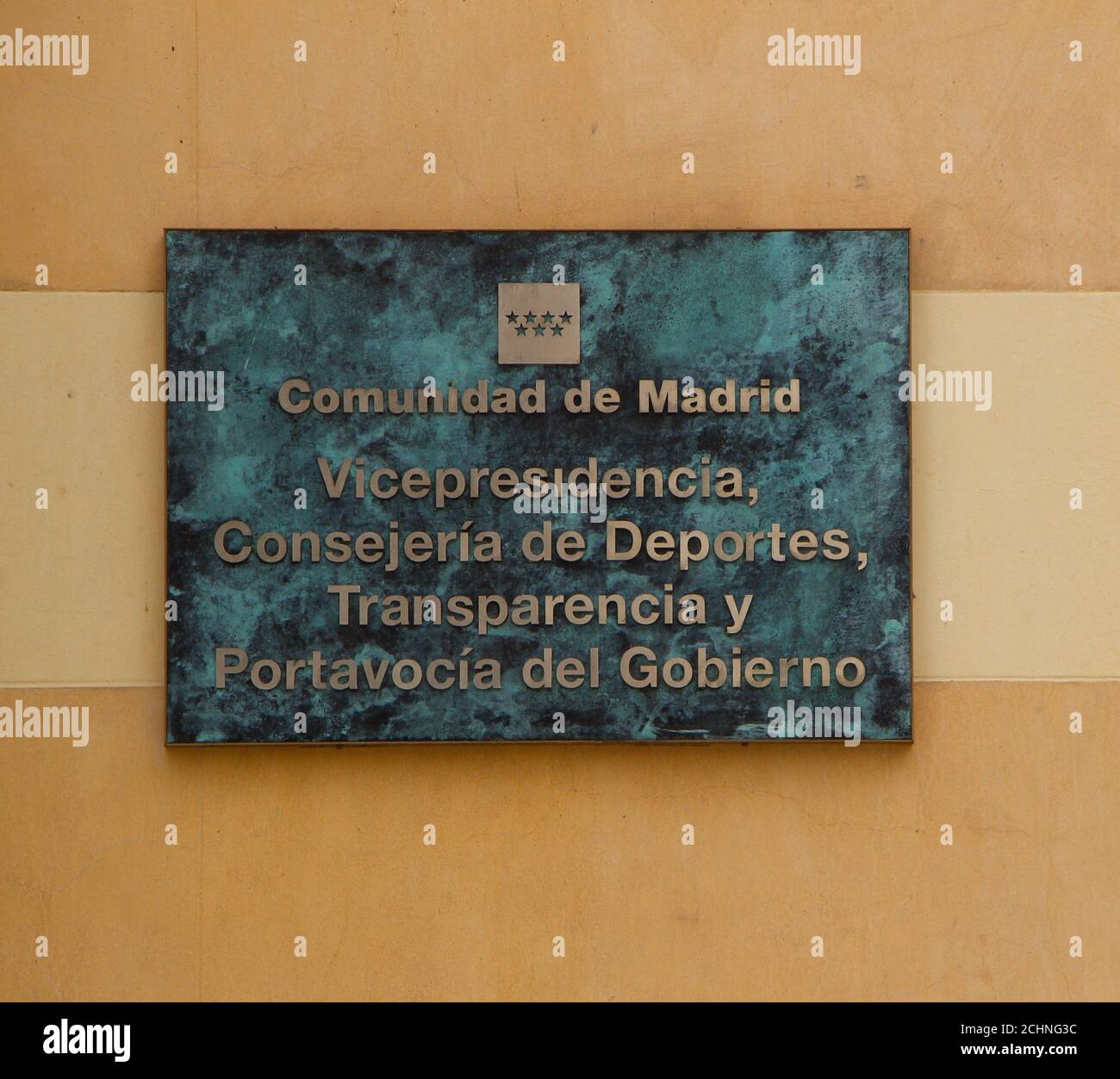 Ministère des Sports, de la transparence et porte-parole du gouvernement Communauté de Madrid plaque murale sur un bâtiment du gouvernement Madrid Espagne Banque D'Images