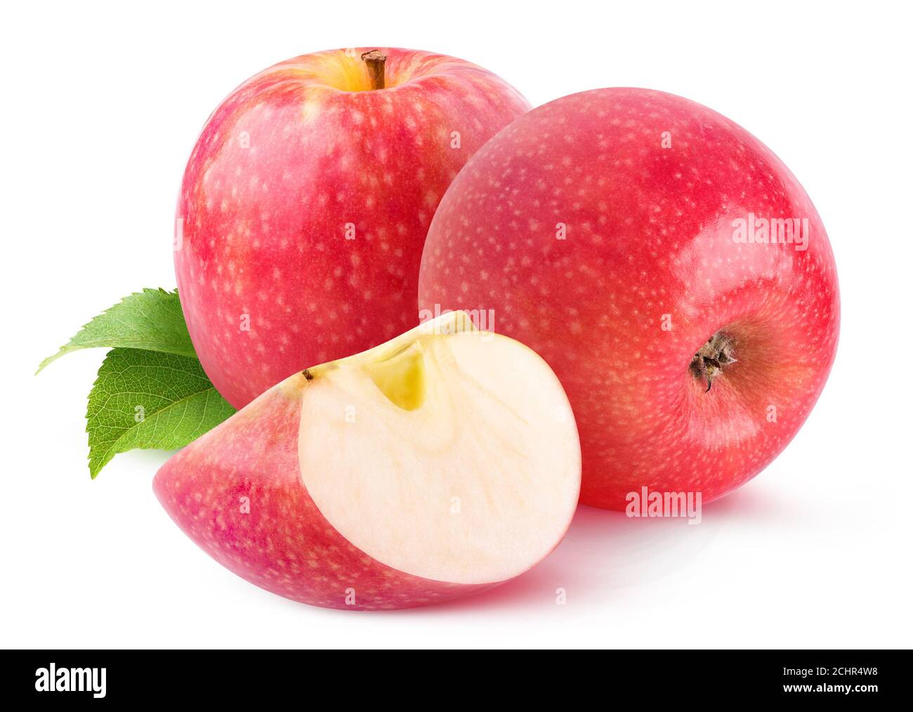Fruits isolés. Deux pommes roses entières et une tranche isolée sur fond blanc Banque D'Images