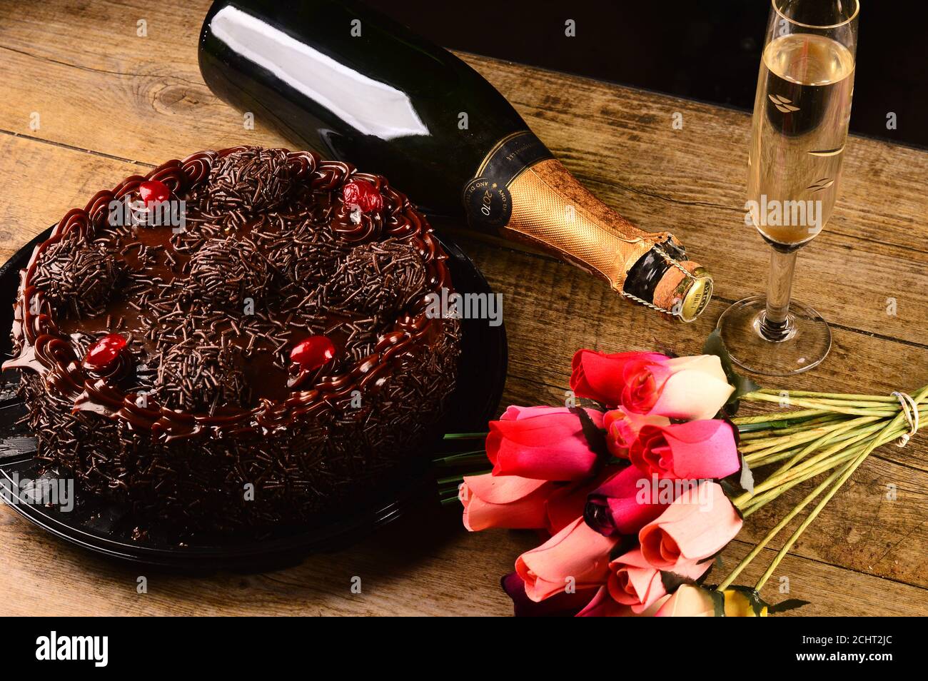 Chocolate Cake Champagne Banque D Image Et Photos Alamy Chocolate Cake Champagne Banque D Image Et Photos Alamy